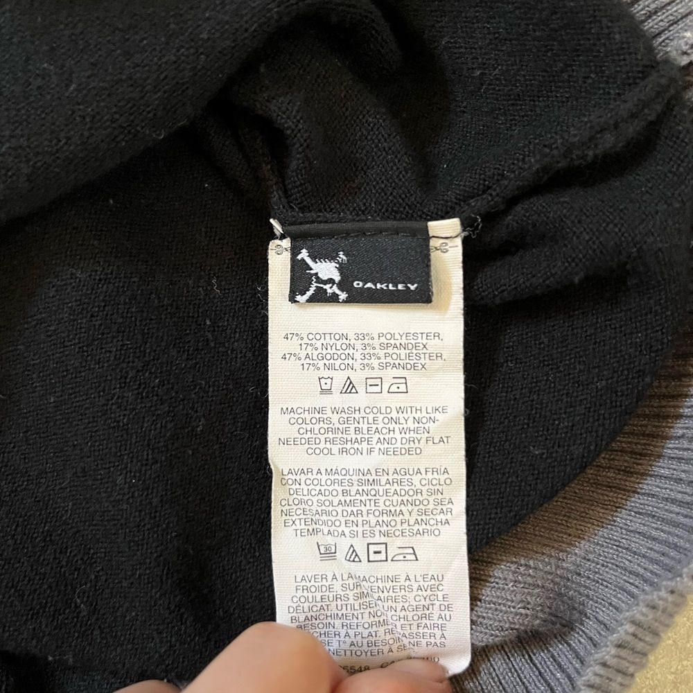 Oakley black and grey V neck sweater - Picture 6 of 6